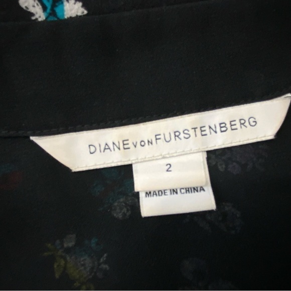 Diane Von Furstenberg Black and Floral Silk Button Front Sheer Top. Size 2. - Picture 7 of 7